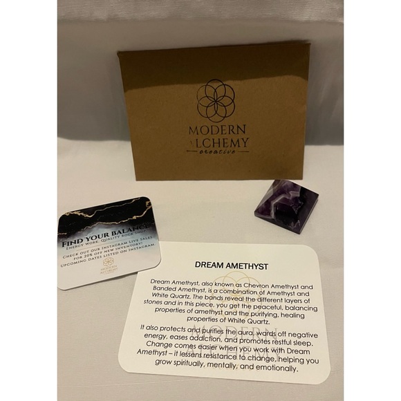 🌸✨NEW Purple Dream Amethyst Pyramid - Picture 3 of 7